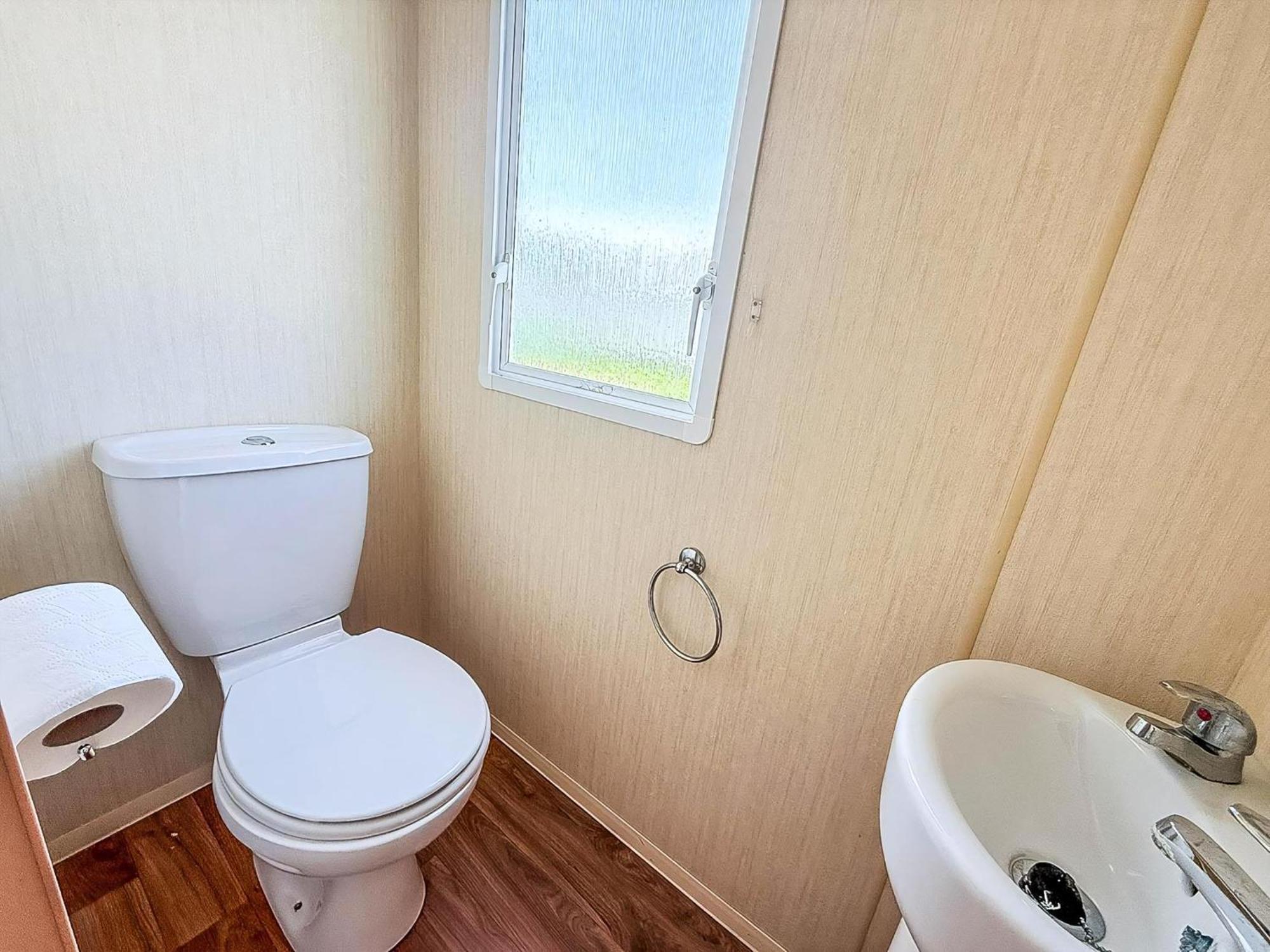8 Berth Caravan At Eastgate Holiday Park In Skegness Ref 58012D Exterior photo